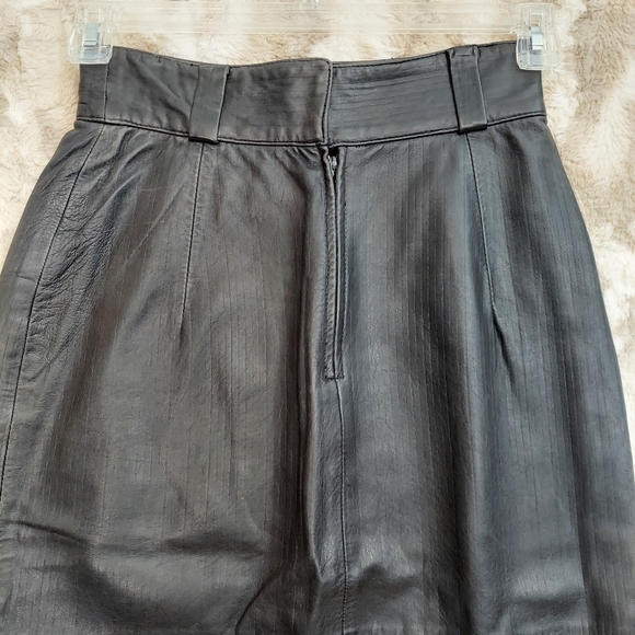 Textured Leather Skirt - Picture 3 of 10